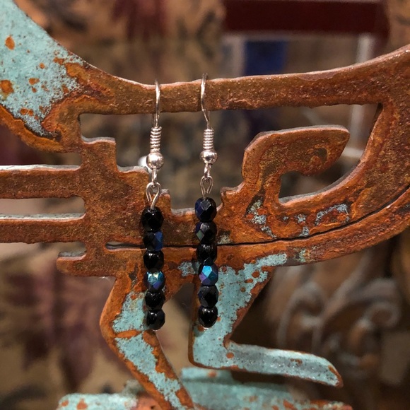 Earrings with key/badge wristlet or bracelet - Picture 3 of 8